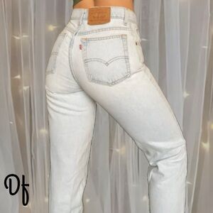VTG Levi’s 550s Women's Light Blue Jeans Size 27 Waist